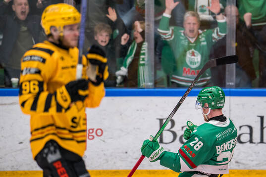 Rögles Anton Bengtsson jublar