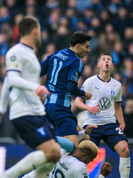 Djurgårdens Deniz Hummet och Malmö FFs Derek Cornelius