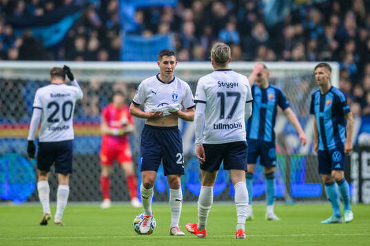 Malmö FFs Lasse Berg Johnsen deppar