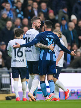 Malmö FFs Pontus Jansson och Djurgårdens Besard Sabovic