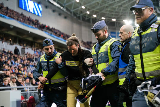 En aktivist från organisationen Återställ Våtmarker