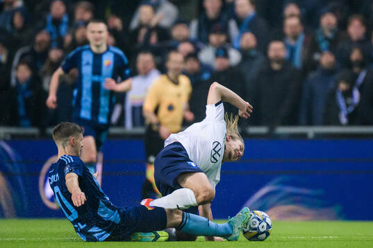 Djurgårdens Samuel Leach Holm och Malmö FFs Sebastian