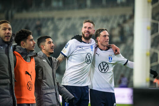 Malmö FFs Pontus Jansson och Erik Botheim jublar