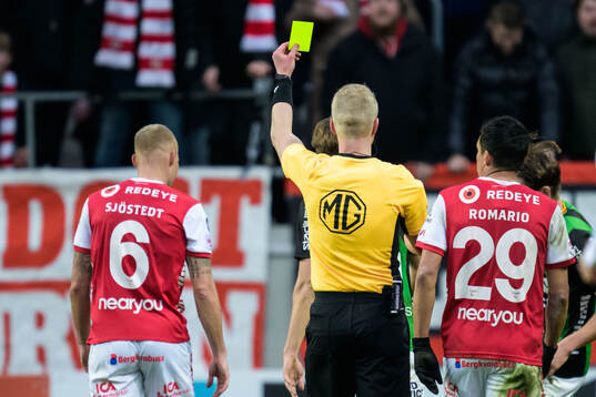 Kalmars Rasmus Sjöstedt och Domare Adam Ladebäck