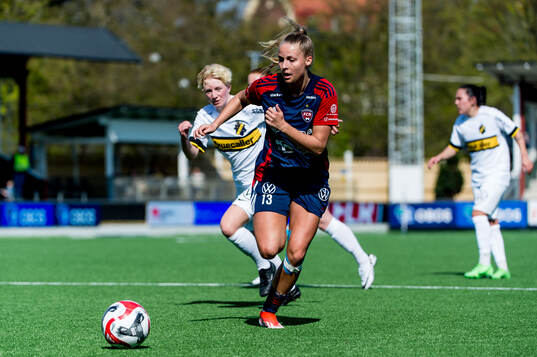 FC Rosengårds Olivia Holdt och AIKs Monica Hagström