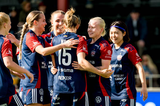 FC Rosengårds Anni Hartikainen jublar