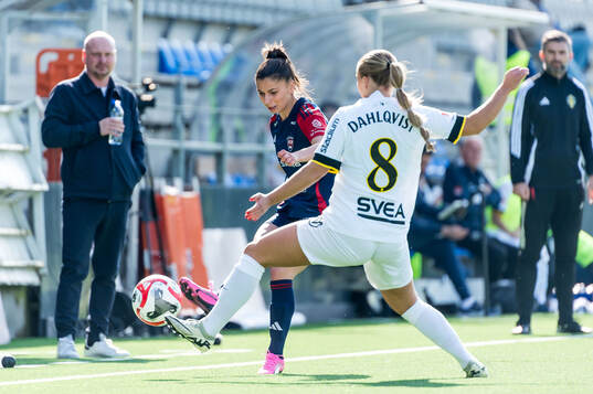 FC Rosengårds Mikaela Stojanovska och AIKs Villemo