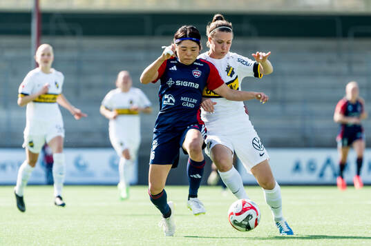 FC Rosengårds Mai Kadowaki och AIKs Patricia Fischerova