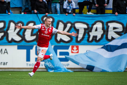 Sandvikens James Joseph Kirby jublar