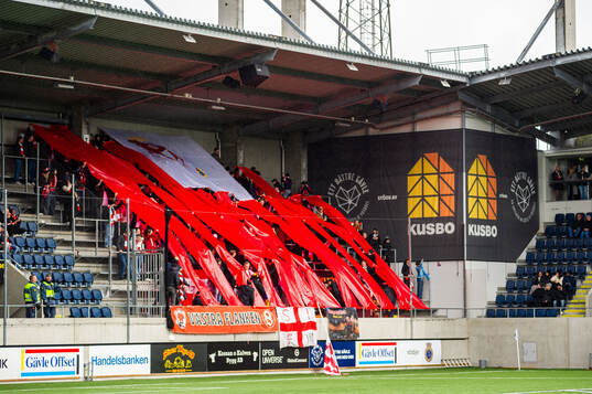 Sandvikens supportrar med tifo