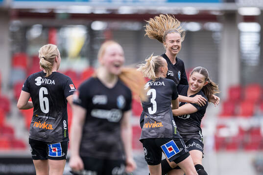 Växjö DFFs Elin Nilsson jublar