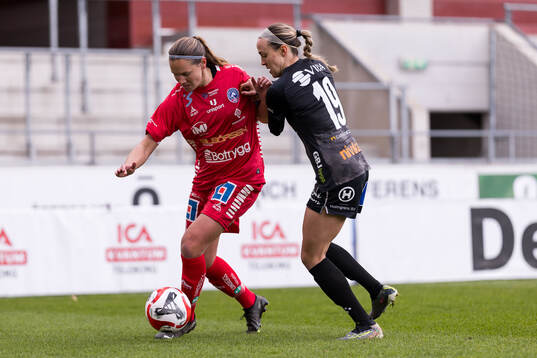 Linköpings Emma Lennartsson och Växjö DFFs Larkin Russel