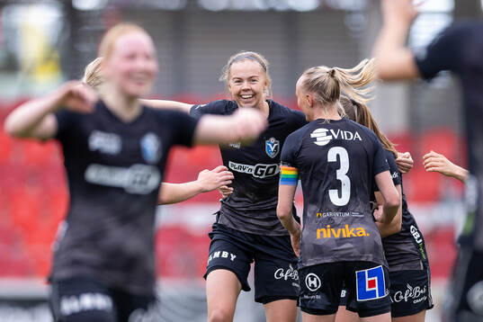 Växjö DFFs Elin Nilsson jublar