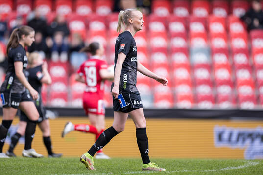 Växjö DFFs Emma Pennsäter deppar