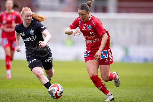 Växjö DFFs Þordis Elva Águstsdottir och Linköpings