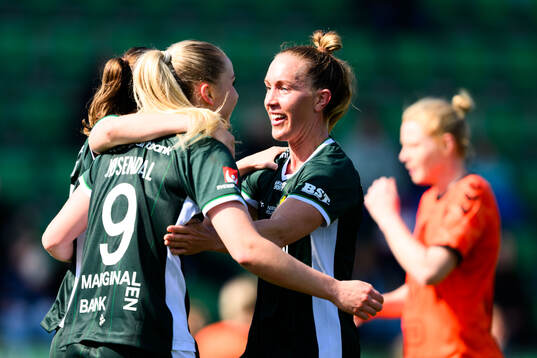 Hammarbys Julia Roddar jublar