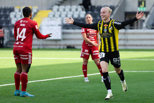 Häckens Anna Sandberg jublar