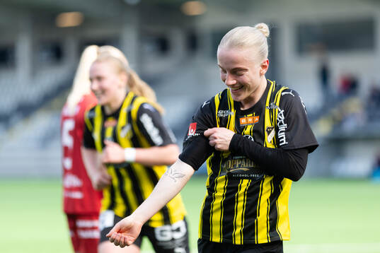 Häckens Anna Sandberg jublar