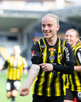 Häckens Anna Sandberg jublar