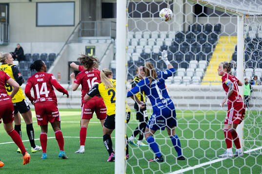 Häckens Filippa Curmark nickar in 3-1 i mål bakom Piteås