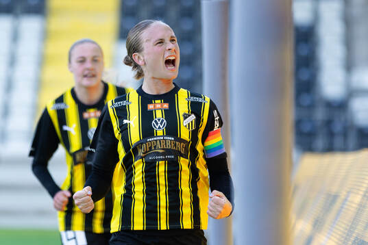 Häckens Filippa Curmark jublar