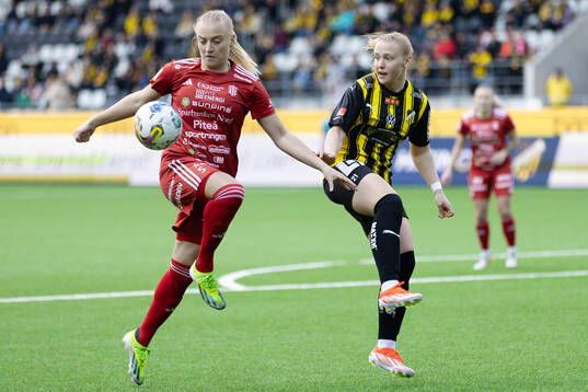 Piteås Wilma Carlsson och Häckens Johanna Fossdalsá