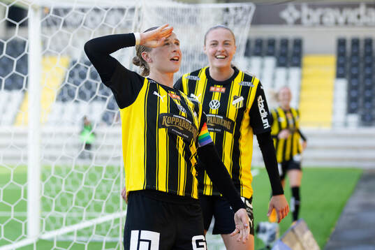 Häckens Filippa Curmark jublar