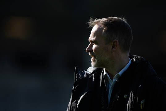 Häckens fotbollsansvarige för dam elit, Christian