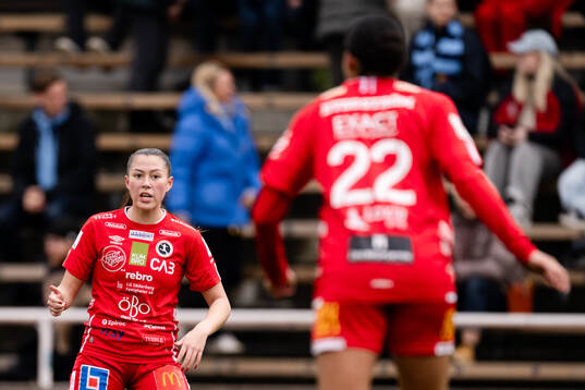 KIF Örebros Áslaug Dora Sigurbjörnsdottir