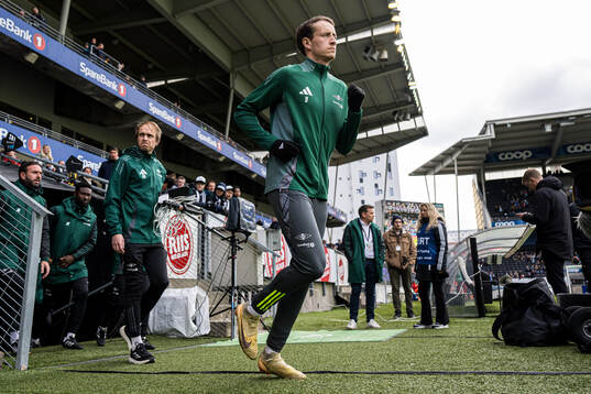 Ole Sæter of Rosenborg warms up
