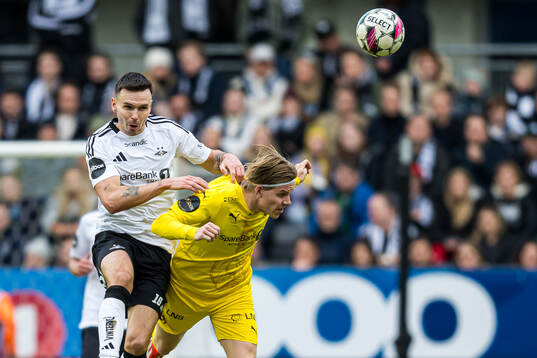 Ole Selnæs of Rosenborg and Jens Petter Hauge of