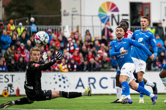 Niklas Castro of Brann missing a chance to score