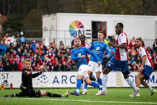 Niklas Castro of Brann missing a chance to score