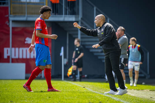 Helsingborgs Milan Silva Rasmussen och tränare Kleber