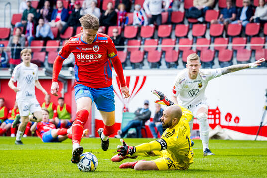 Helsingborgs Taylor Silverholt och Östersunds Aly Keita