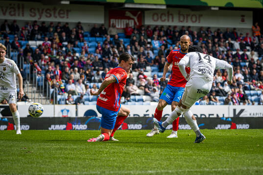 Och Helsingborgs Jon Birkfeldt och och Östersunds