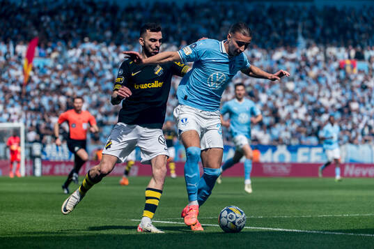 AIKs Ioannis Pittas och Malmö FFs Elison Makolli