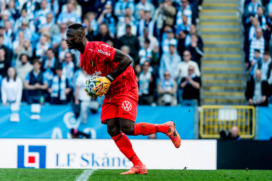 AIKs målvakt Ismael Diawara