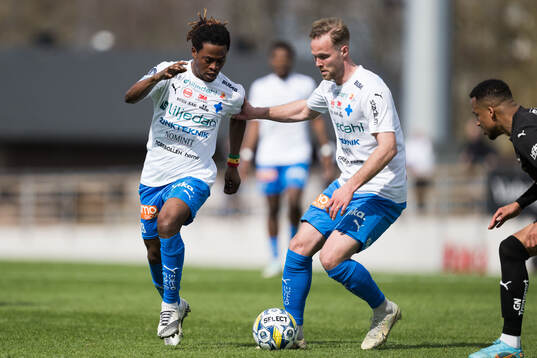 Värnamos Frank Junior Adjei och Gustav Engvall