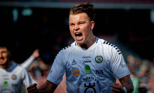 Örebros Tobias Bjørnstad jublar