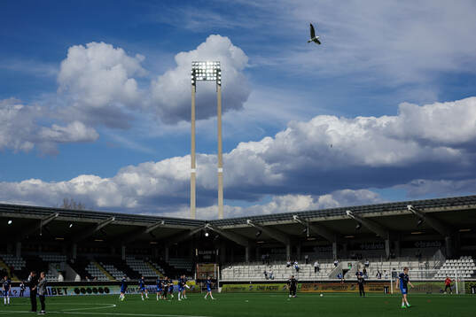 IFK Norrköpings spelare värmer upp