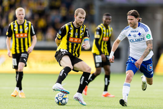 Häckens Simon Gustafson och IFK Norrköpings Arnor