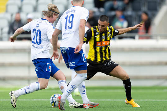 IFK Norrköpings Daniel Fritz Eid och Häckens Ali Youssef