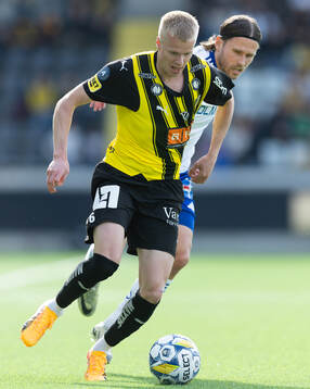Häckens Axel Lindahl och IFK Norrköpings Arnor Traustason