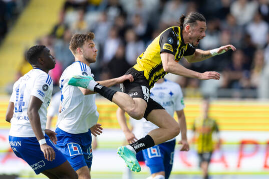 IFK Norrköpings Anton Eriksson och Häckens Amor Layouni