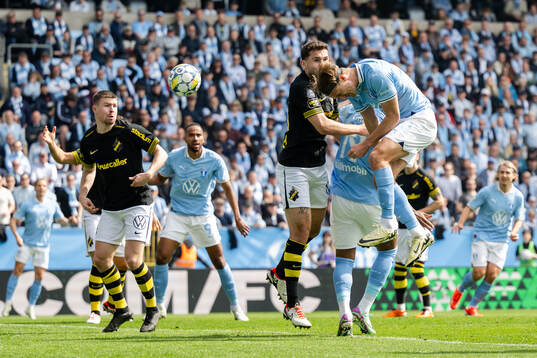 Malmö FFs Erik Botheim gör 1-0