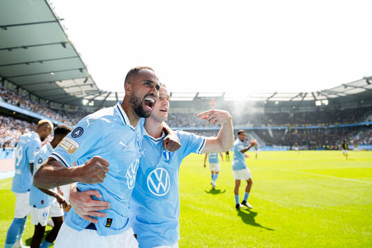 Malmö FFs Isaac Kiese Thelin och Erik Botheim jublar