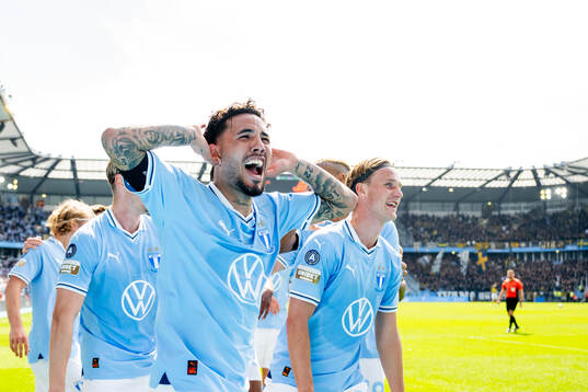 Malmö FFs Sergio Pena jublar