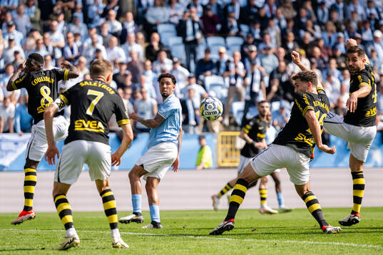 AIKs Benjamin Tiedemann Hansen med självmål 3-0
