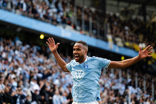 Malmö FFs Isaac Kiese Thelin jublar